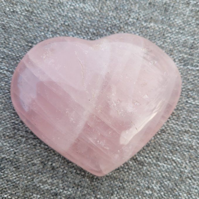 Coeur en Quartz Rose 90mm (cliquez sur la photo pour le découvrir en vidéo)