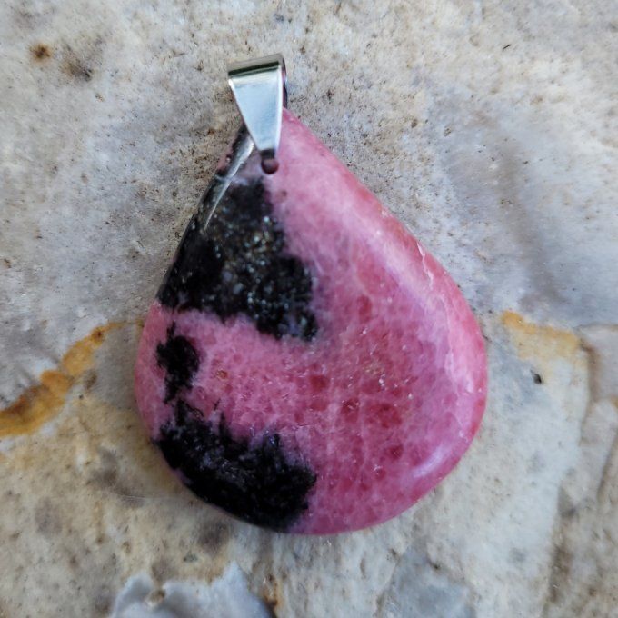 Pendentif en Rhodonite en forme de goutte 